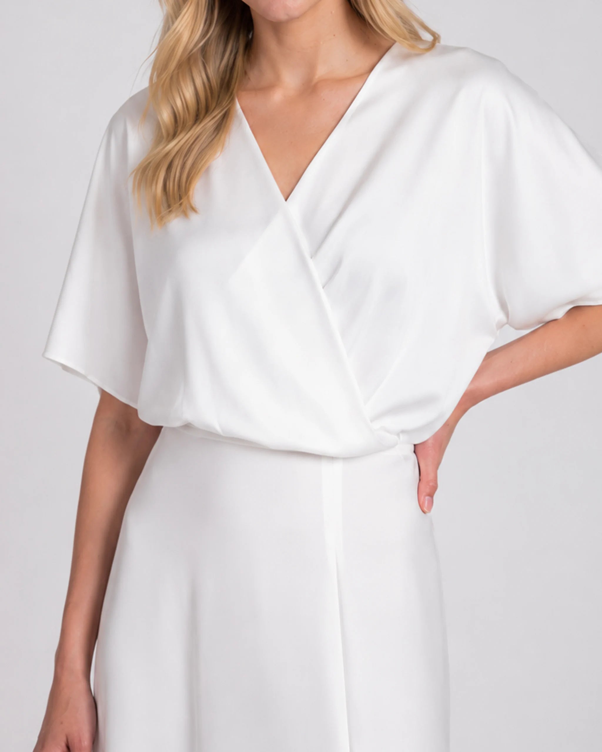 Brautkleid Zweiteiler im Satin Look mit bodenlangem Rock mit Schlitz - Detailansicht