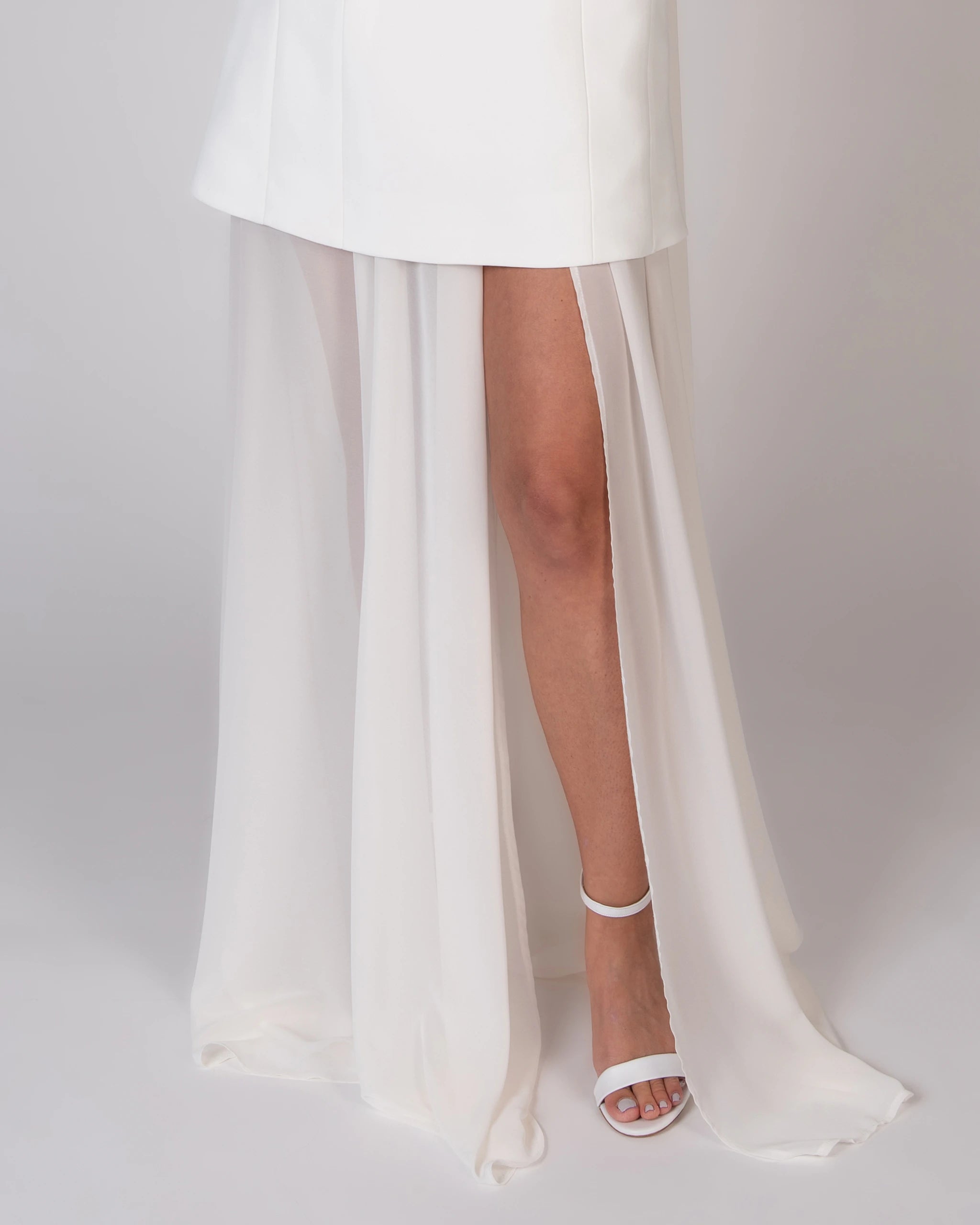 Braut Überrock aus leichtem Chiffon Detailansicht