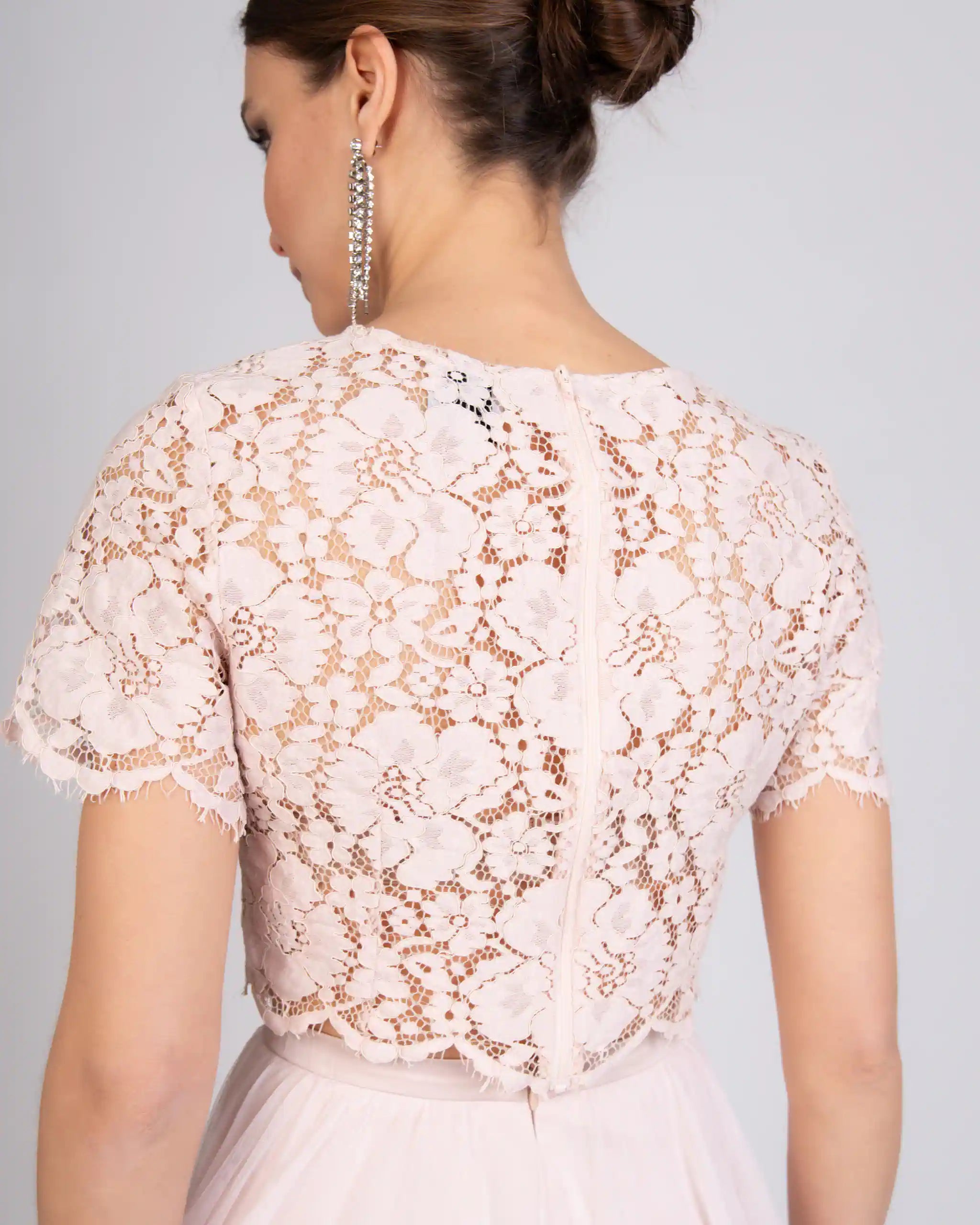 Kurzarm Crop Top aus Vintage Spitze in rosa Ansicht hinten