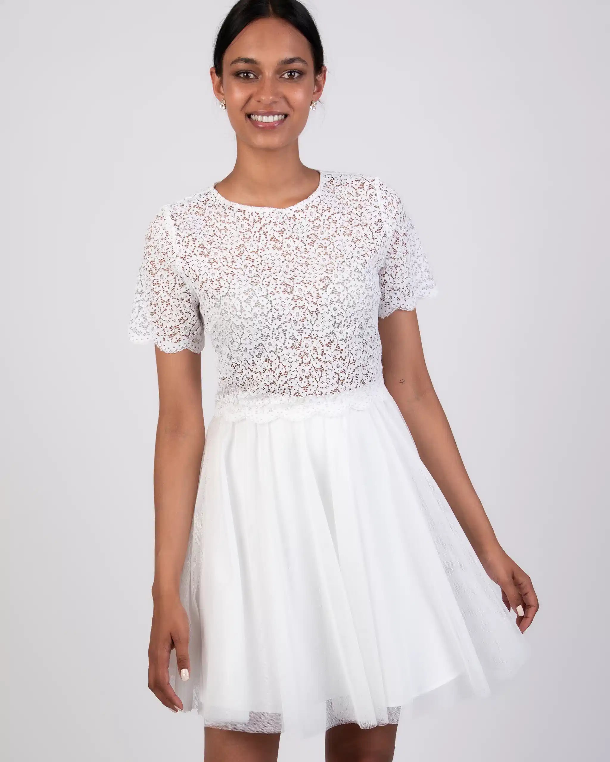 Kurzarm Braut Crop Top aus floraler Spitze Ansicht vorne