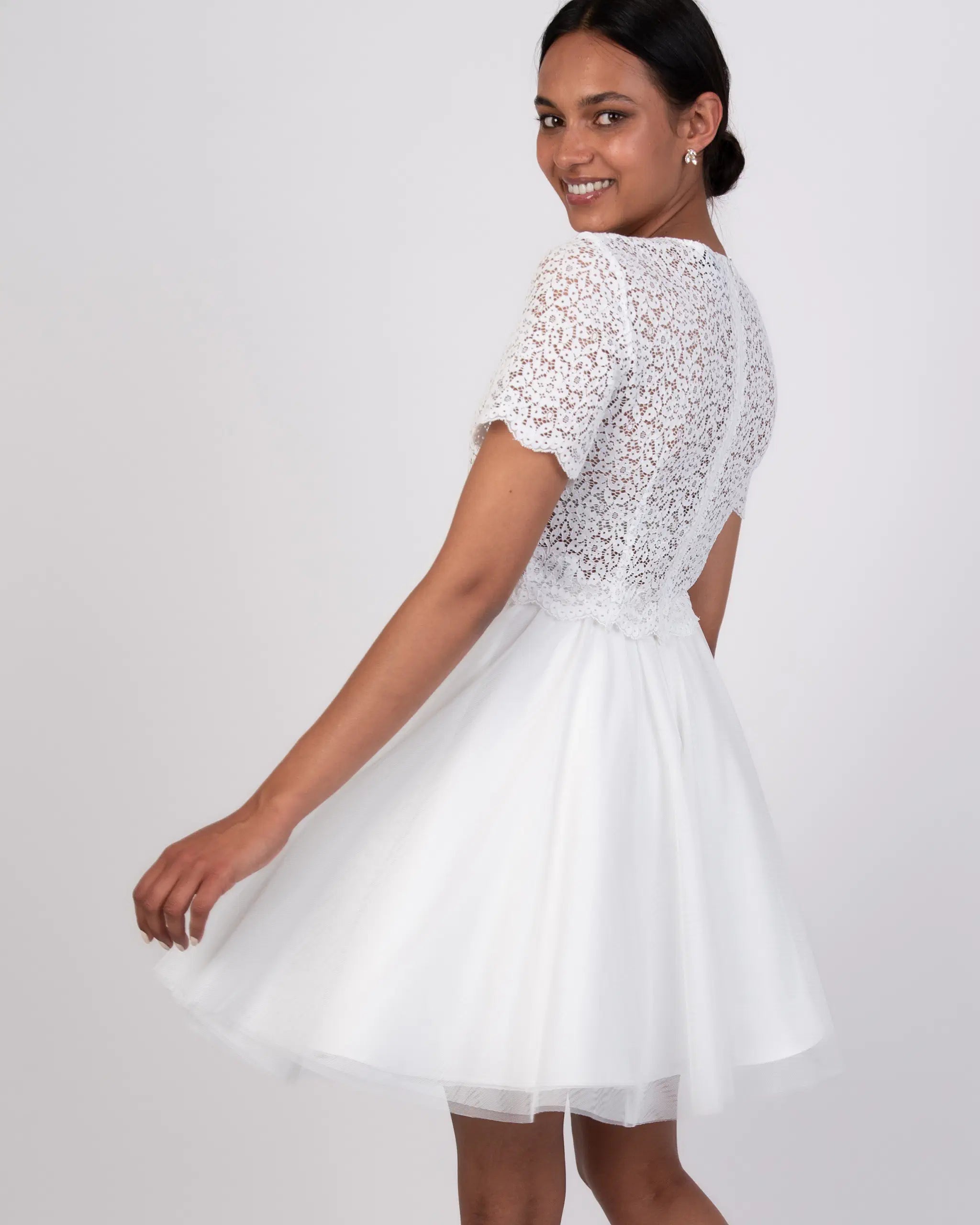 Kurzarm Braut Crop Top aus floraler Spitze Ansicht hinten