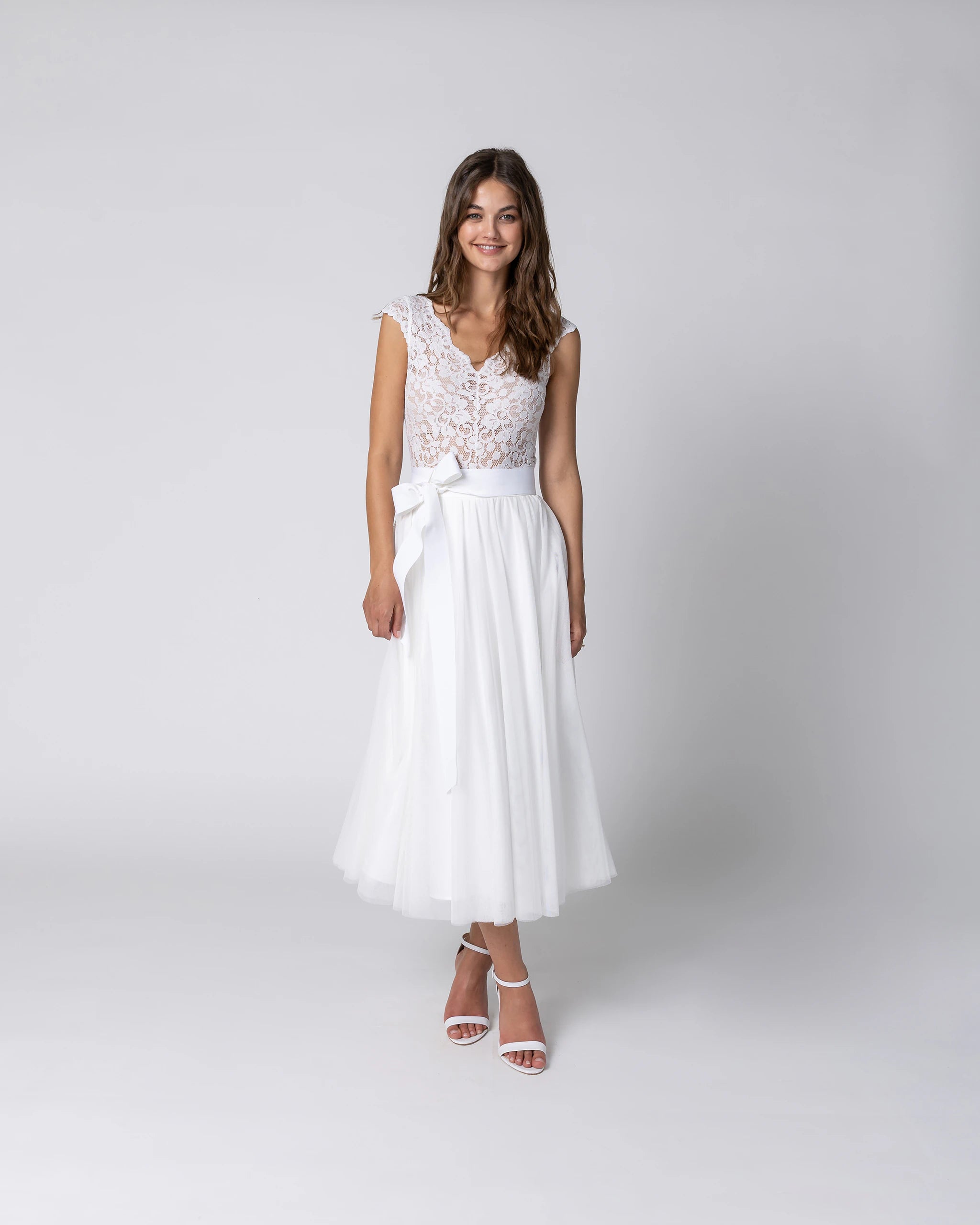Boho Standesamtkleid mit Spitzenbody, Tüllrock & Brautgürtel