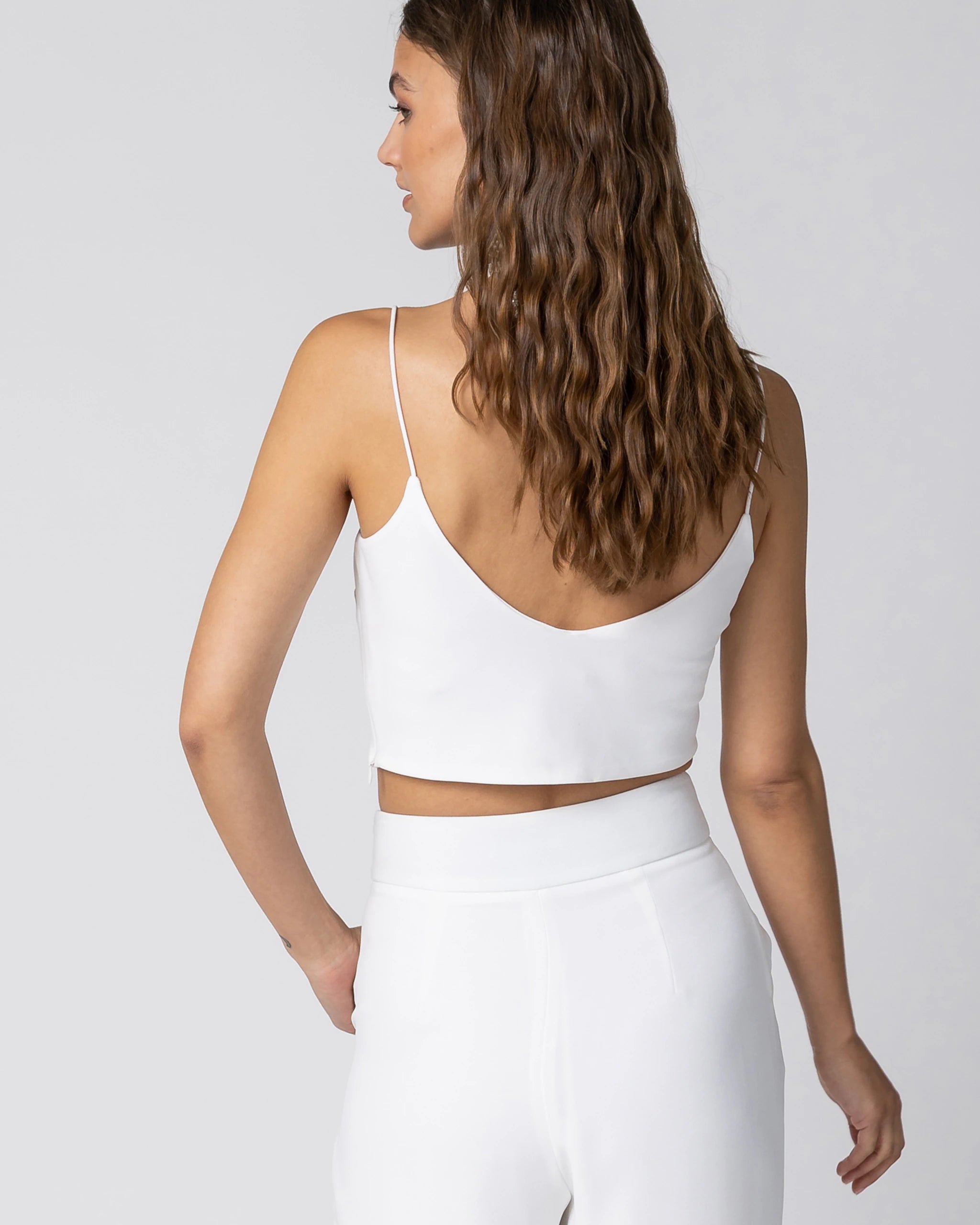 Kurzes Trägertop aus elastischem Twill-Stoff für zweiteiliges Brautkleid oder perfekt als Unterziehtop - Rückenansicht