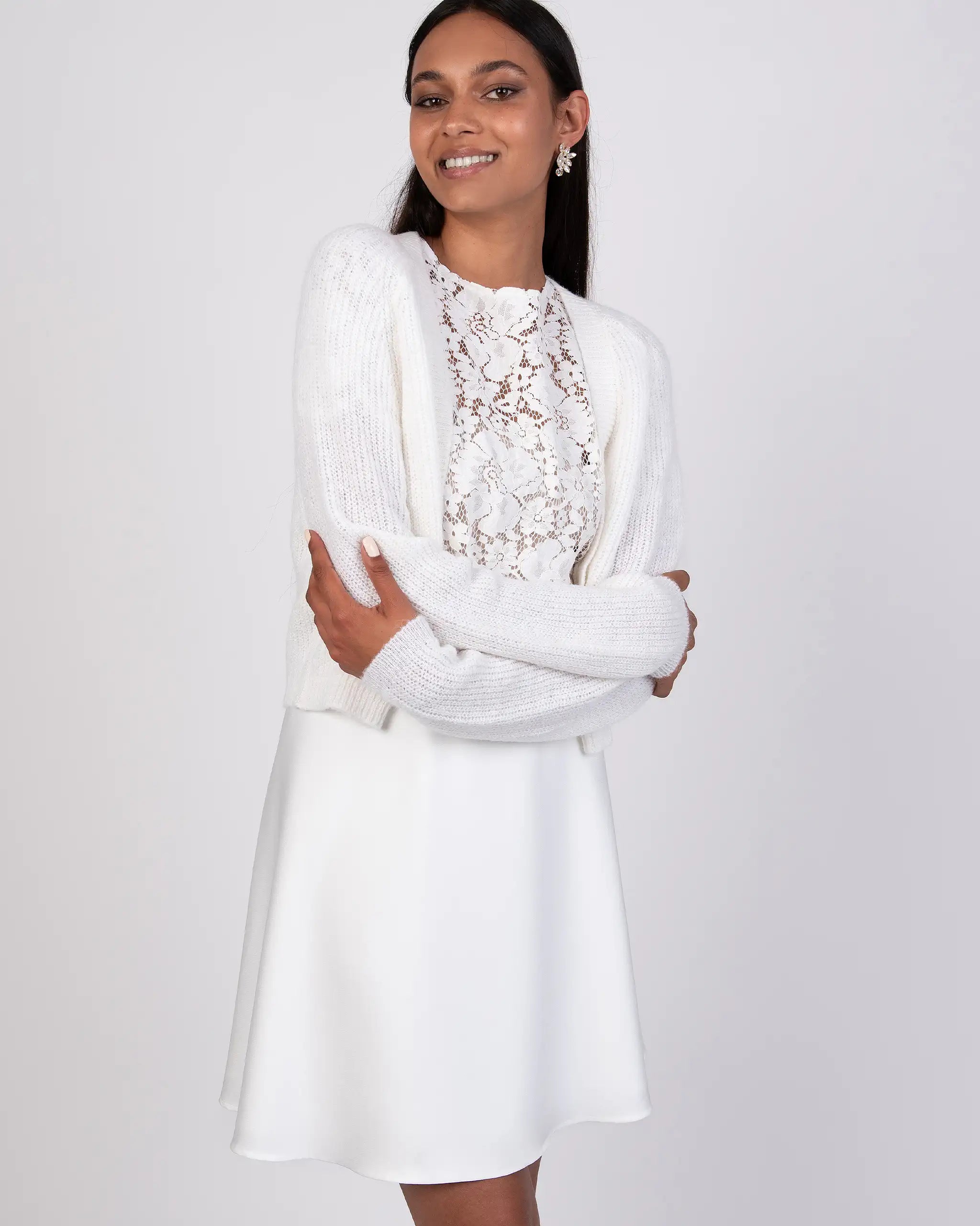 Kurze Braut Strickjacke in ivory Ansicht vorne