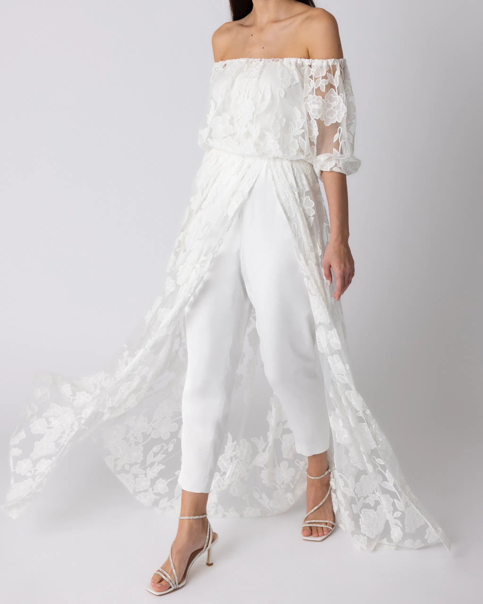 Sehr festlicher Jumpsuit Look mit Überrock und Top aus Tüll mit Boho Stil - Detailansicht