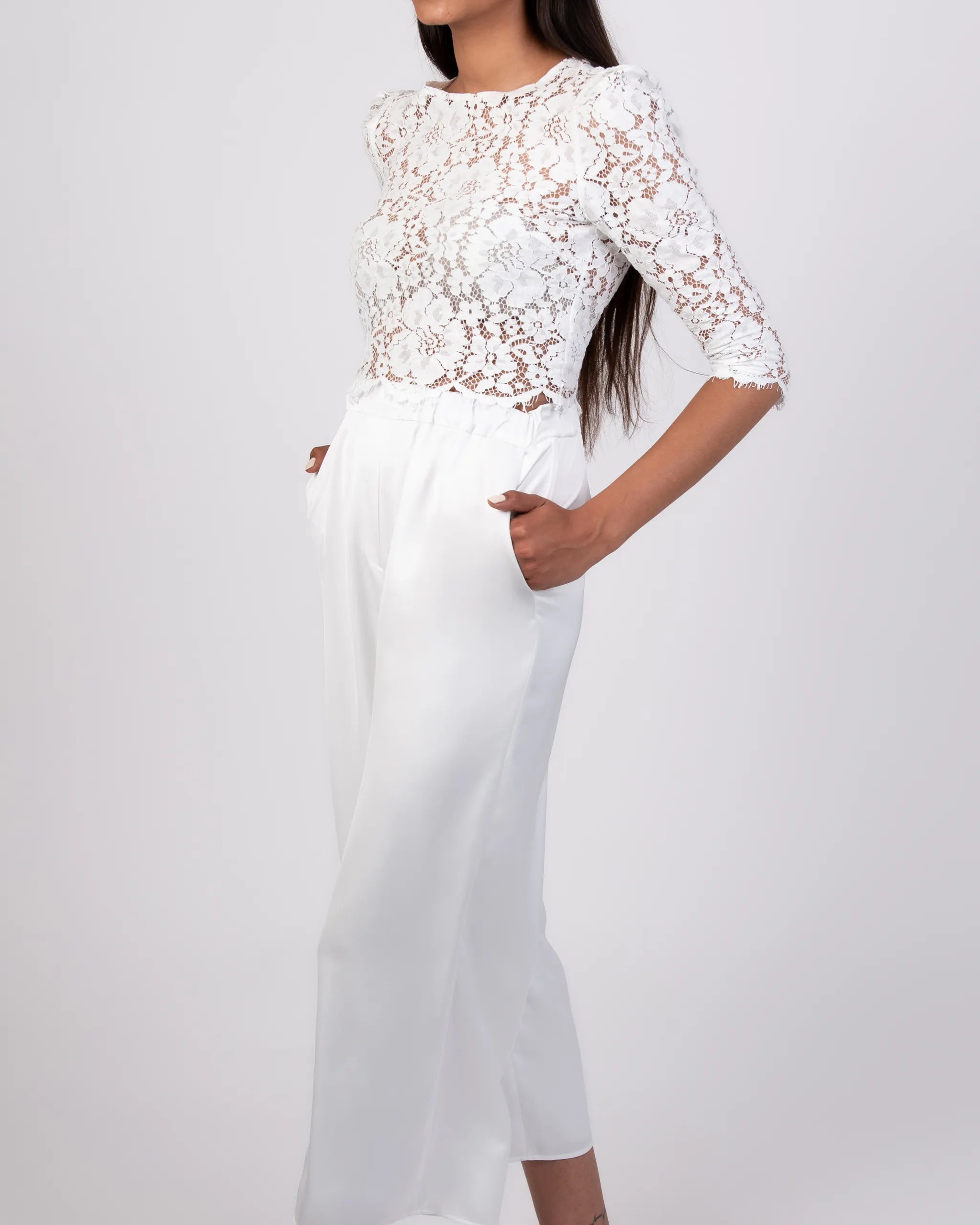 Brautjumpsuit mit Crop Top aus Vintage Spitze - Detailansicht