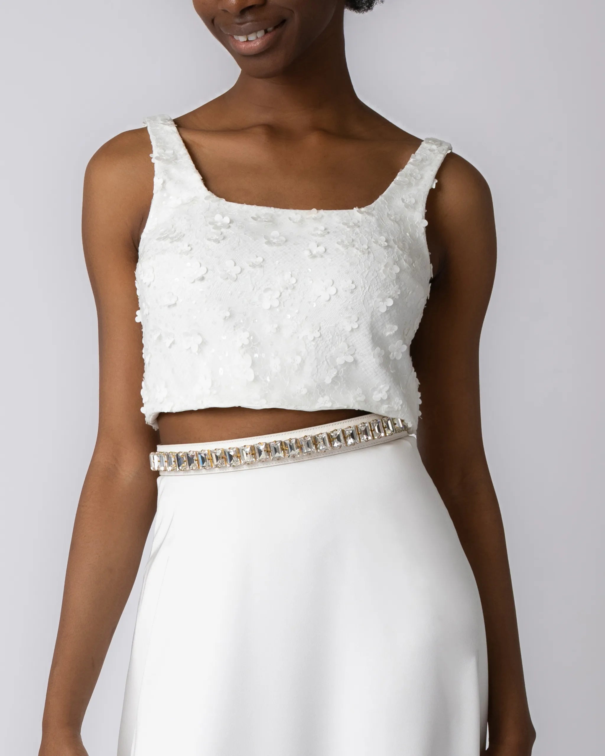 Cleaner Brautkleid Zweiteiler mit asymmetrischem Satinrock - Detailansicht