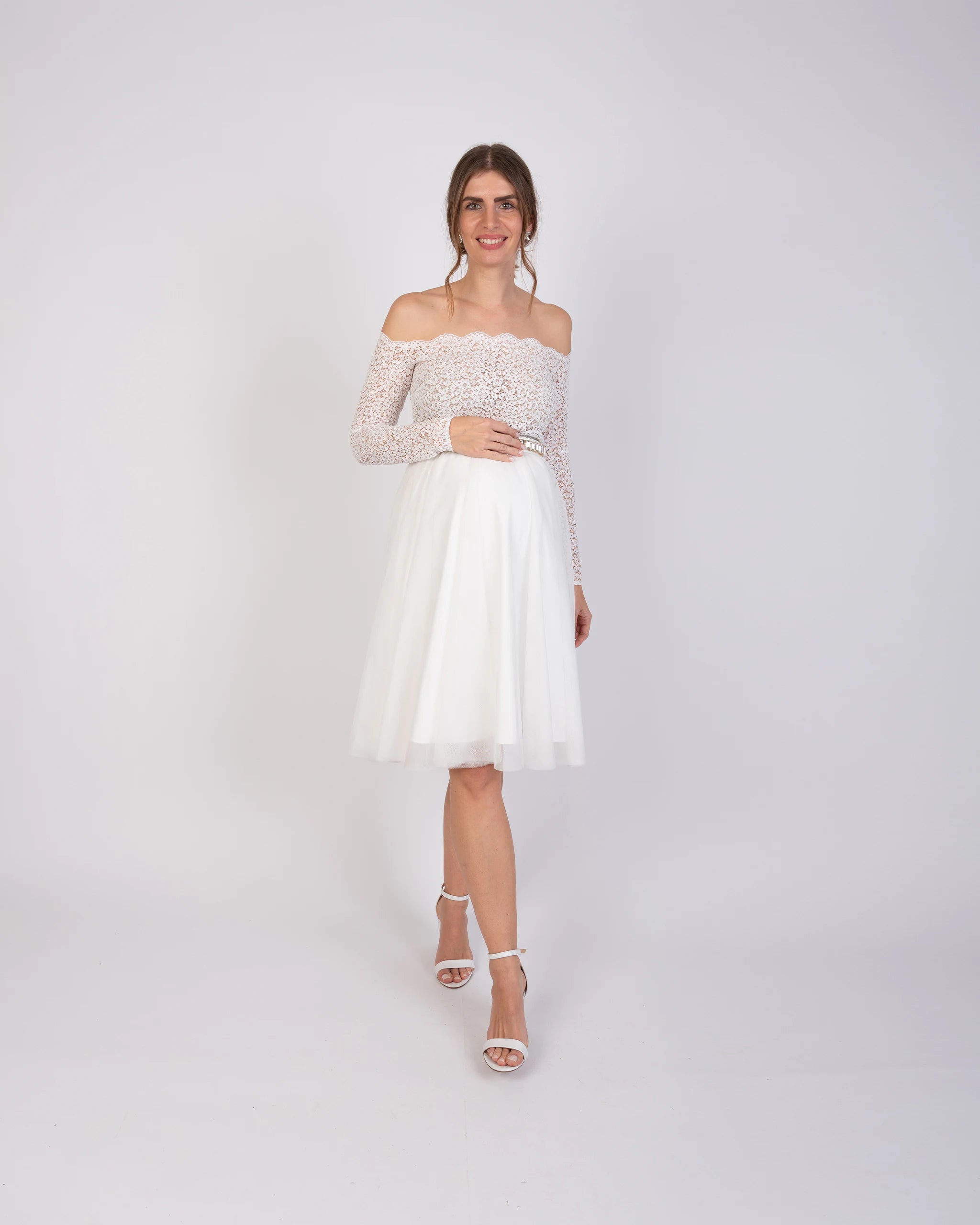 Knielanges Brautkleid für Schwangere mit Tüllrock - Ansicht vorne