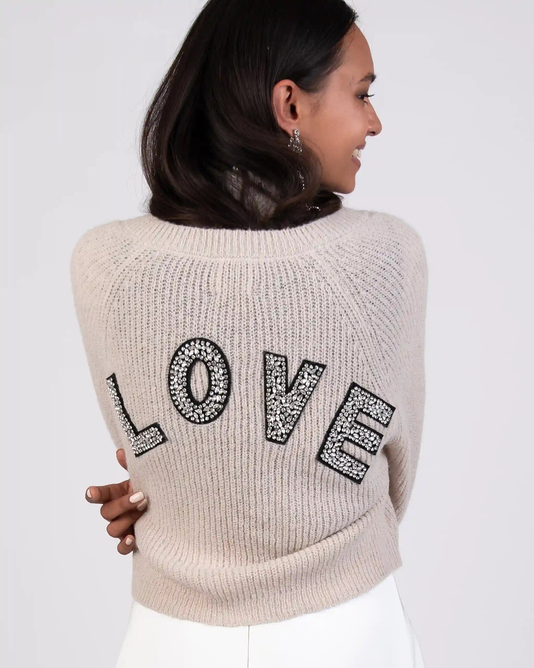 Kurze Strickjacke mit funkelnder LOVE Aufschrift in champagne Ansicht hinten