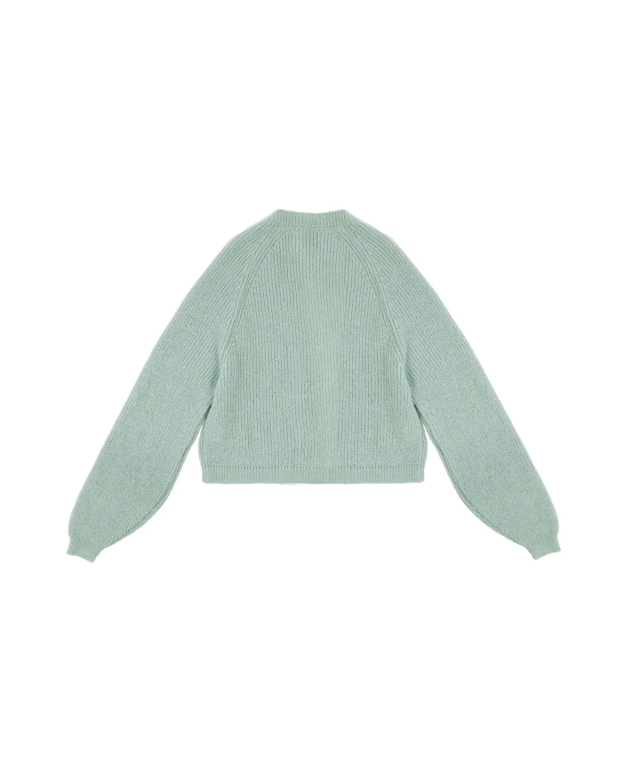 Kurze Strickjacke salbeigrün Freisteller hinten