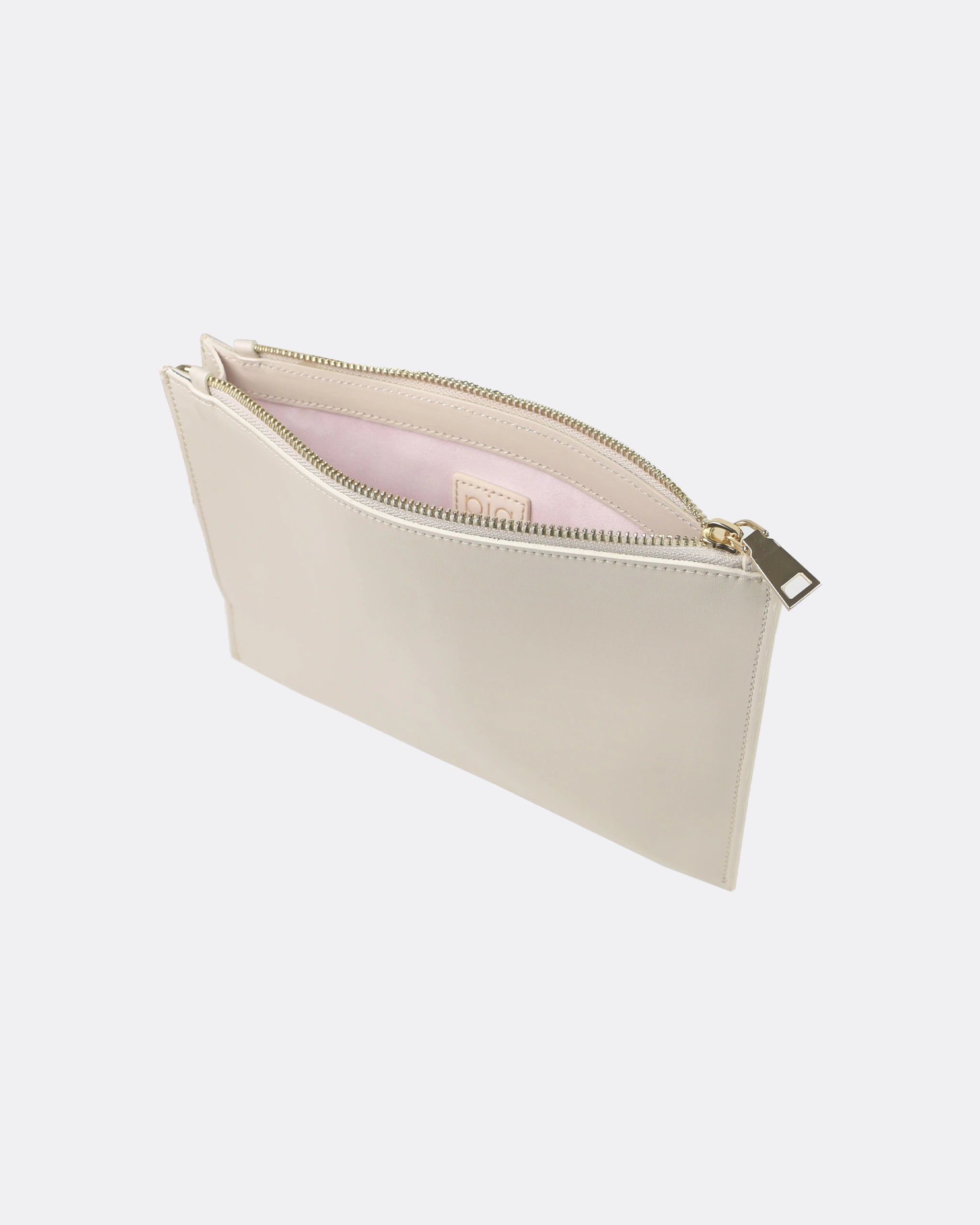 Clutch aus Leder in Champagne Ansicht seitlich offen