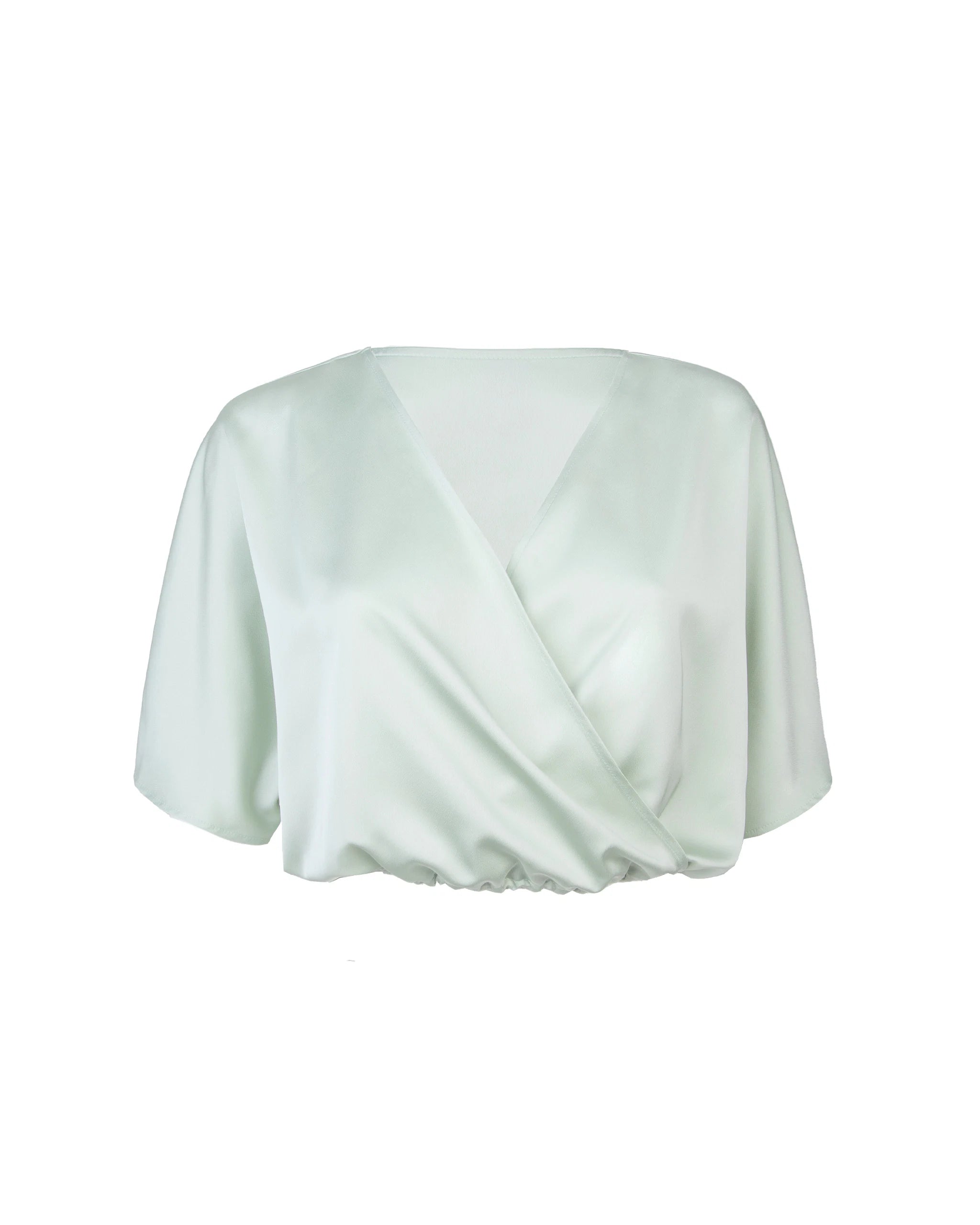 Kurze Satinbluse mit V-Ausschnitt in salbeigrün Freisteller vorne