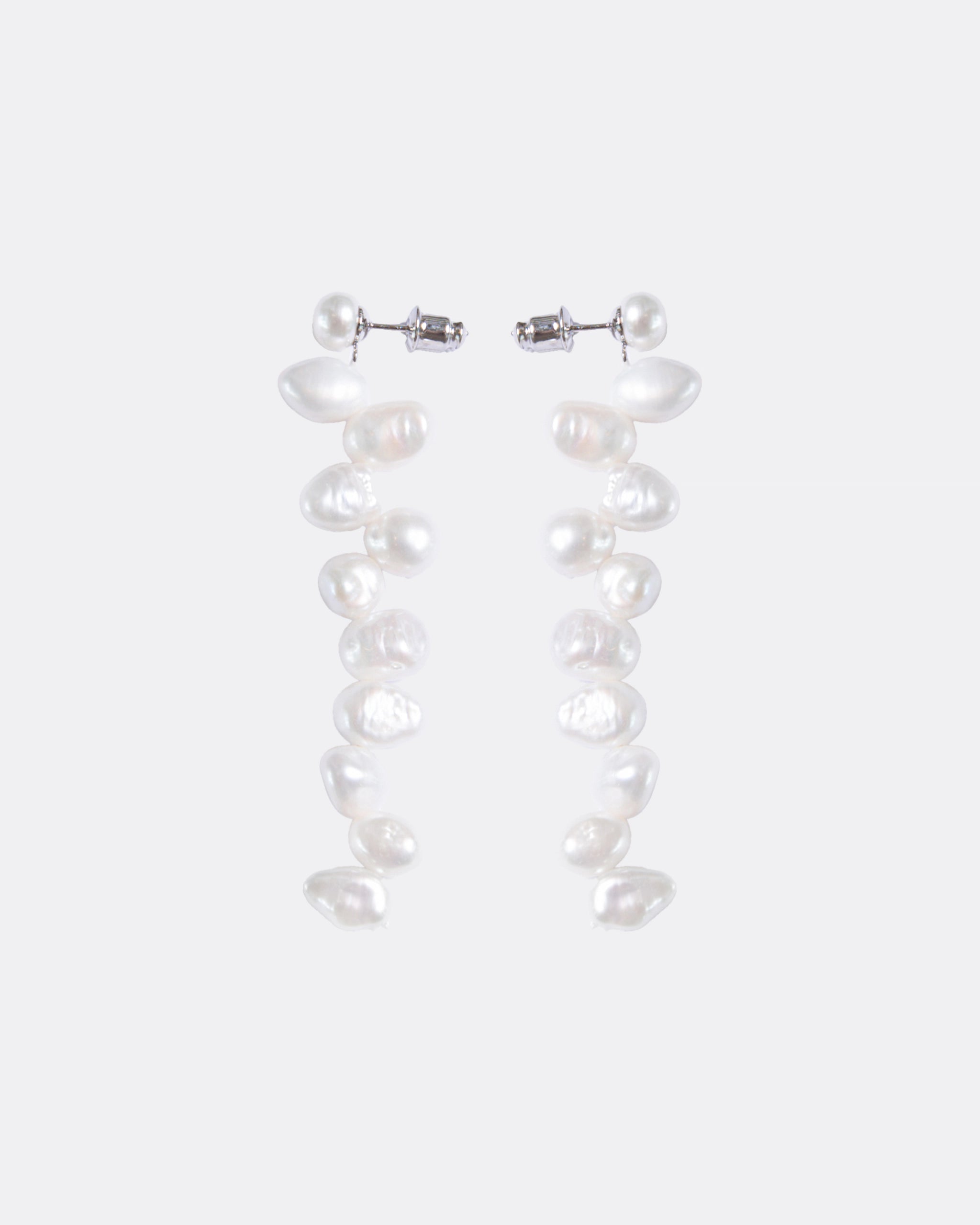 Hängende Perlenohrringe Ivory Pearls Freisteller