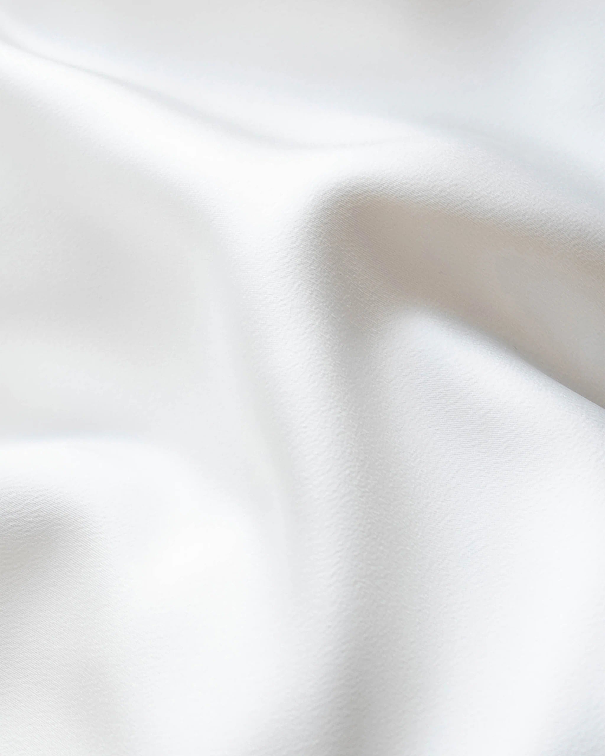 Stoff Detail Ivory Satin