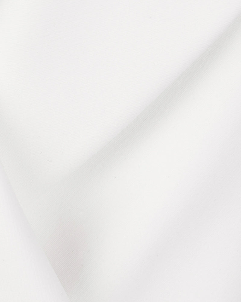 Gefertigt aus sorgfältig ausgewählten Materialien für Qualität, die bleibt.