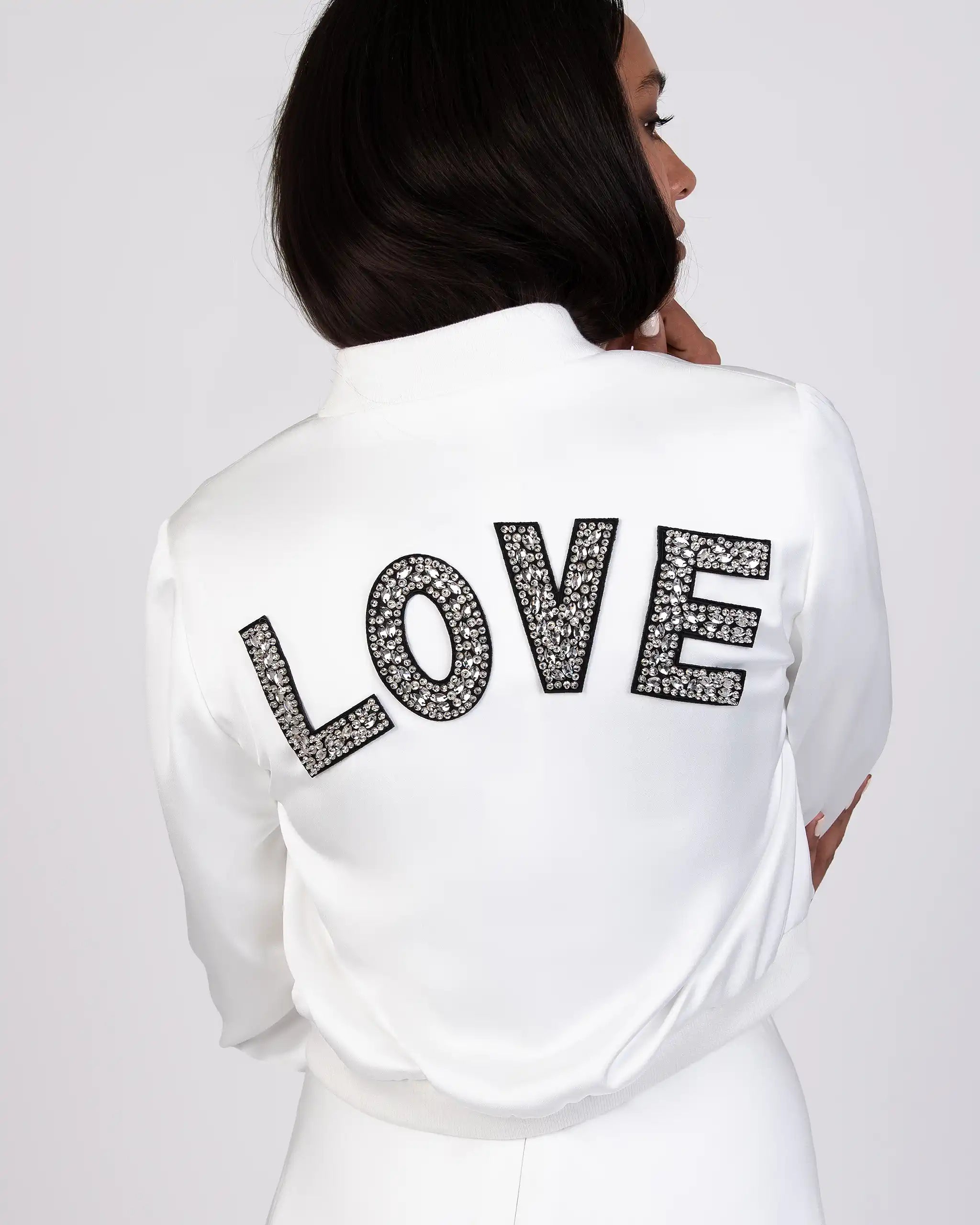 Braut Bomberjacke mit funkelndem LOVE Aufschrift Ansicht hinten