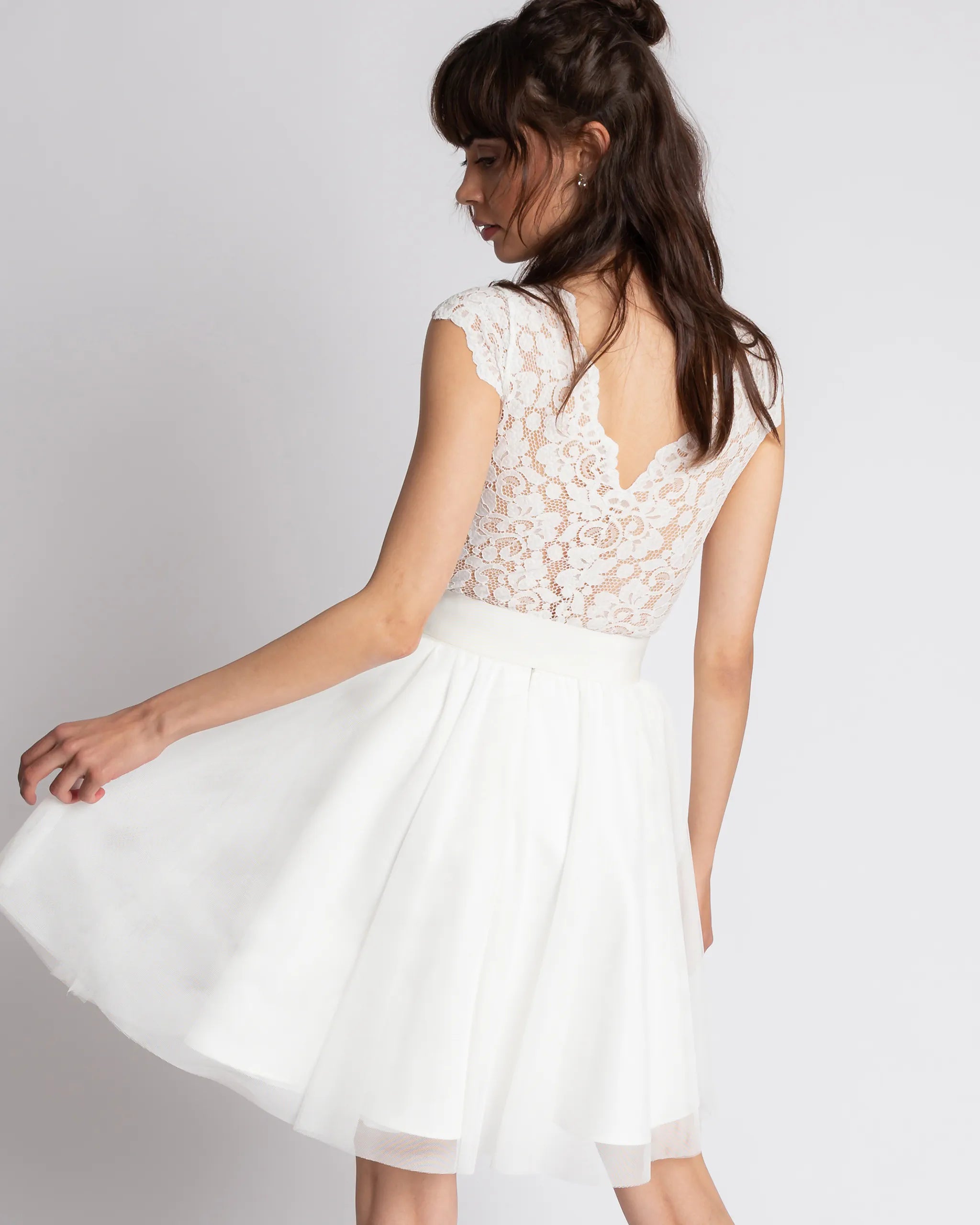 Kurzarm Brautbody aus Boho Spitze Ansicht hinten