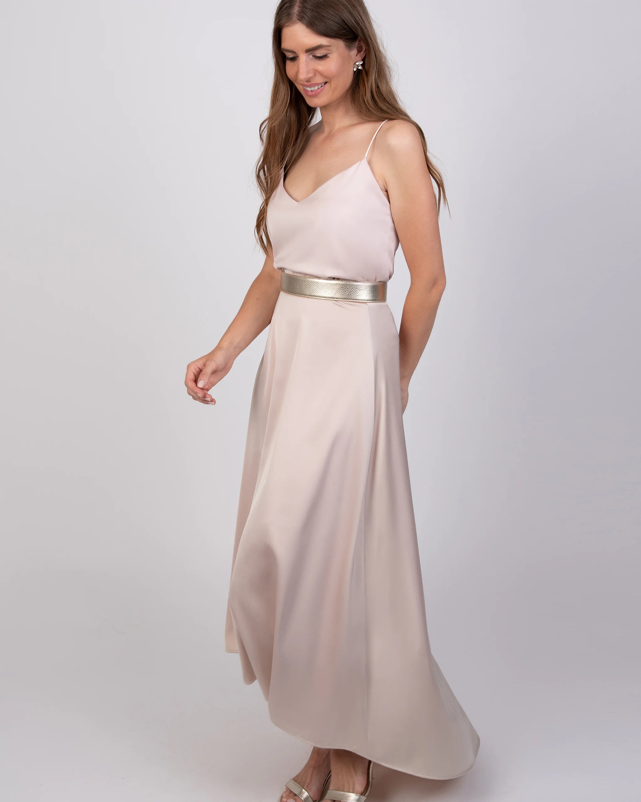 Satintop mit Spaghettiträger und V-Ausschnitt in rosa Ansicht seitlich