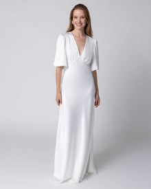 MARILOU - Ivory - Bodenlanges Hochzeitskleid aus Satin mit V-Ausschnitt & Kurzarm