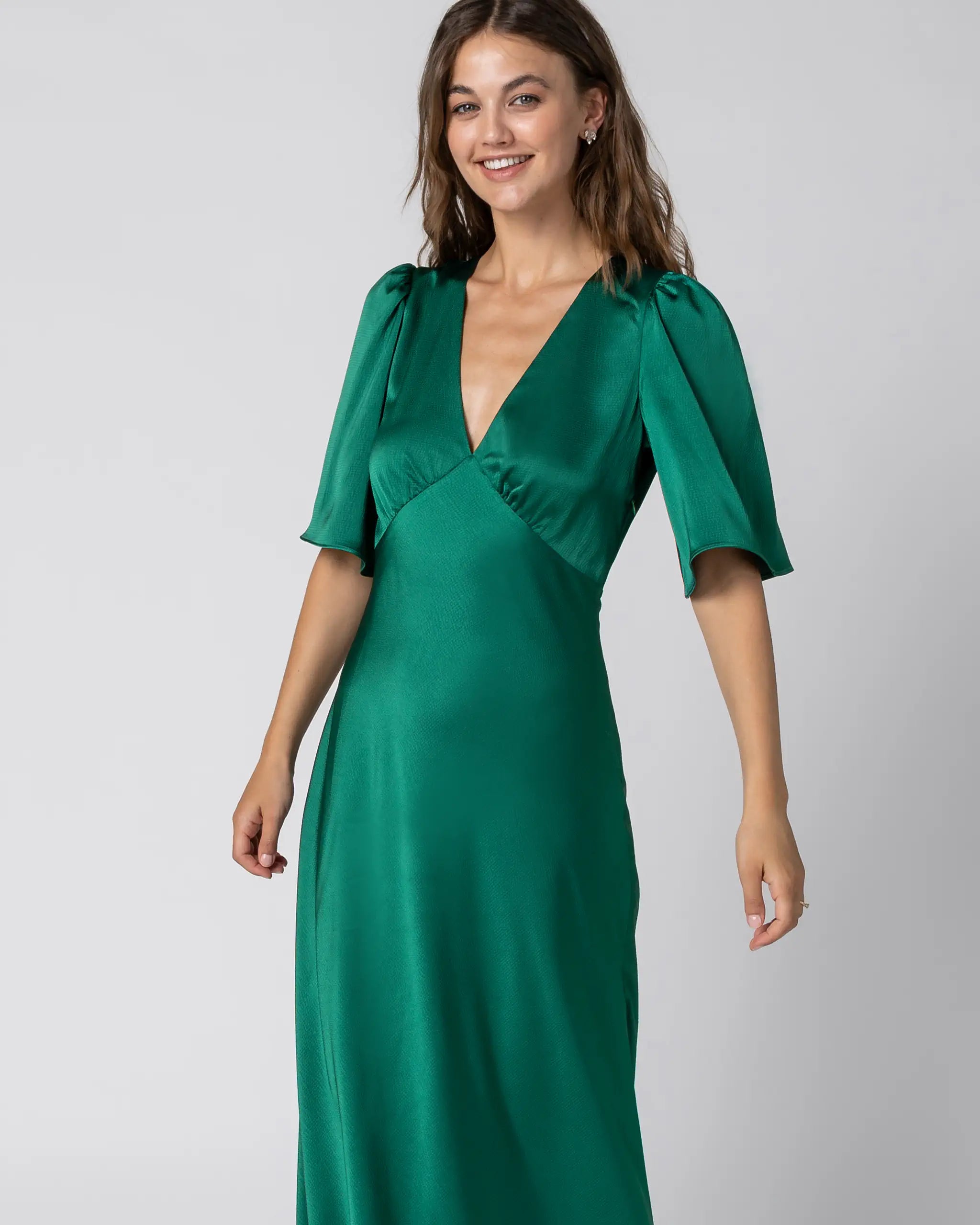 Kurzarm Abendkleid mit V-Ausschnitt und seitlichem Schlitz in Gruen - Detailansicht