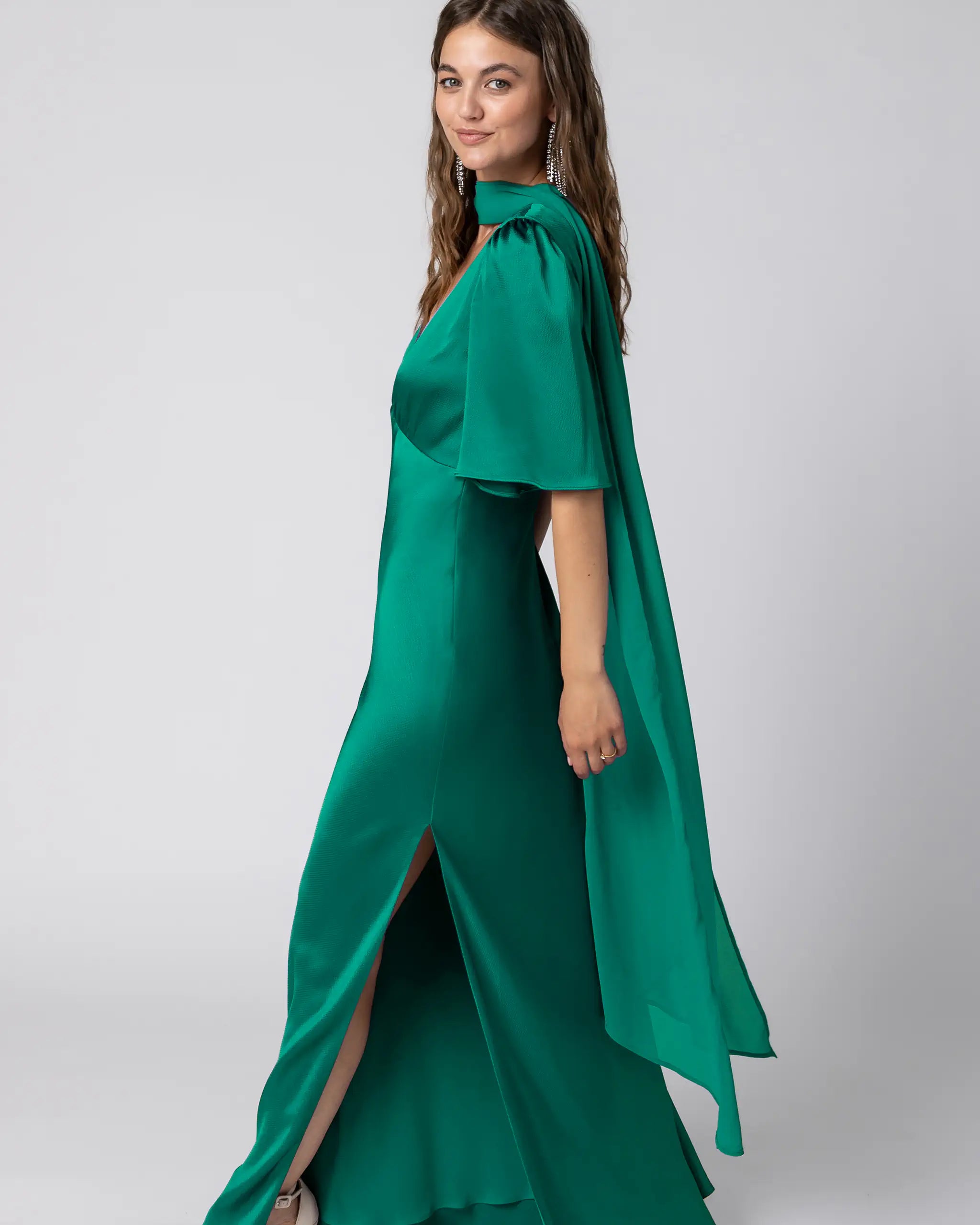 Gruenes Abendkleid mit V Ausschnitt und kurzen Armen - Seitenansicht