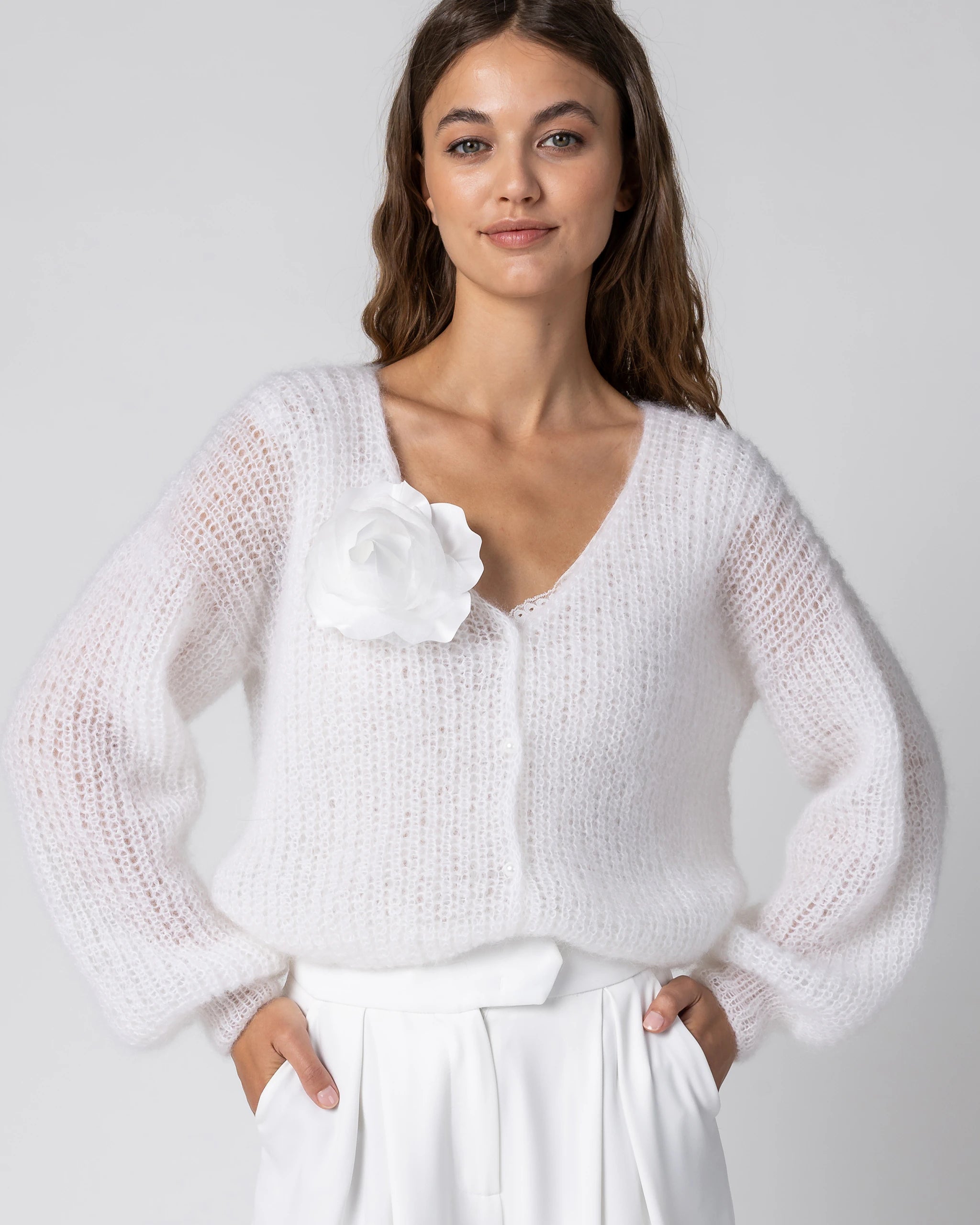 Mohair Cardigan Grobstrickjacke Brautjacke für die Winterbraut Ansicht vorne