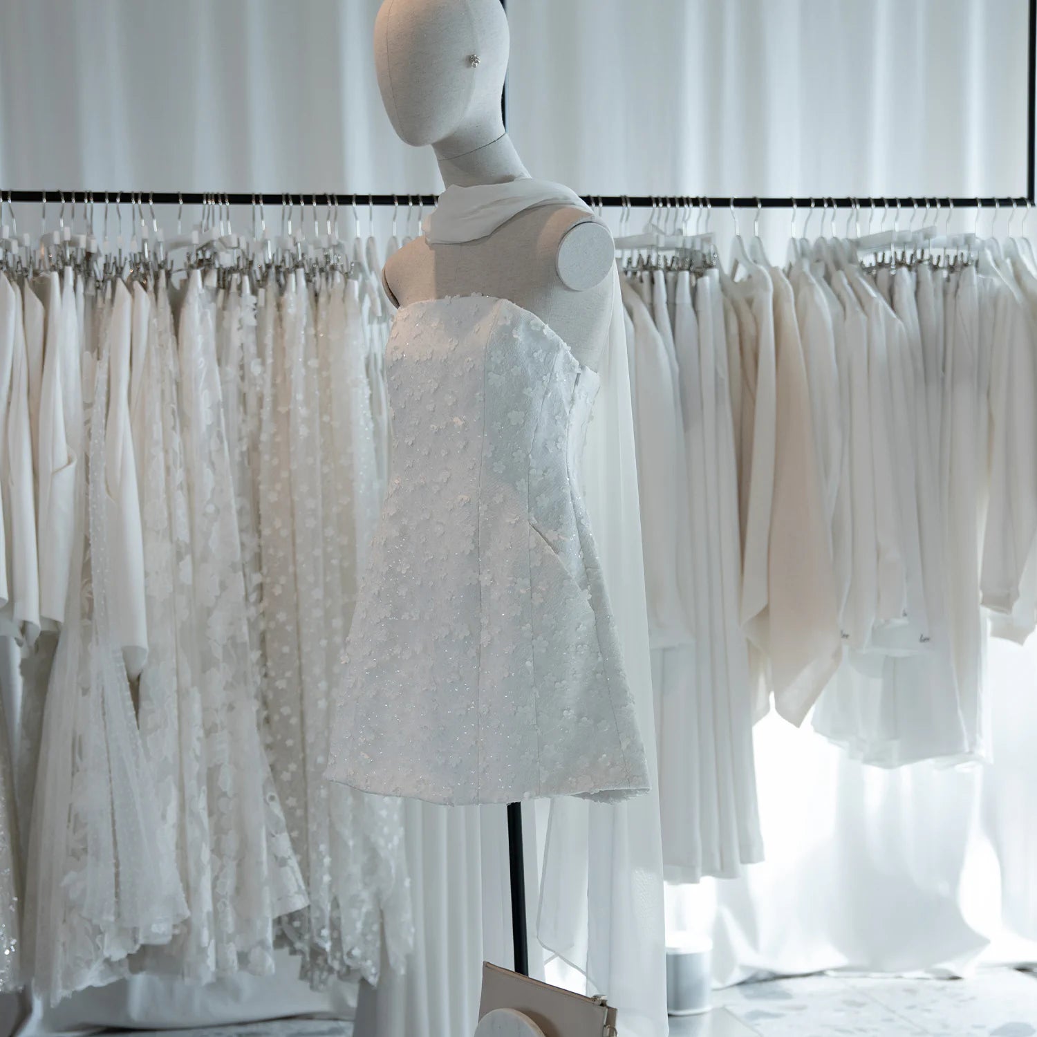 Piqyourdress Showroom für Abendkleider und Hochzeitskleider Zürich Schweiz
