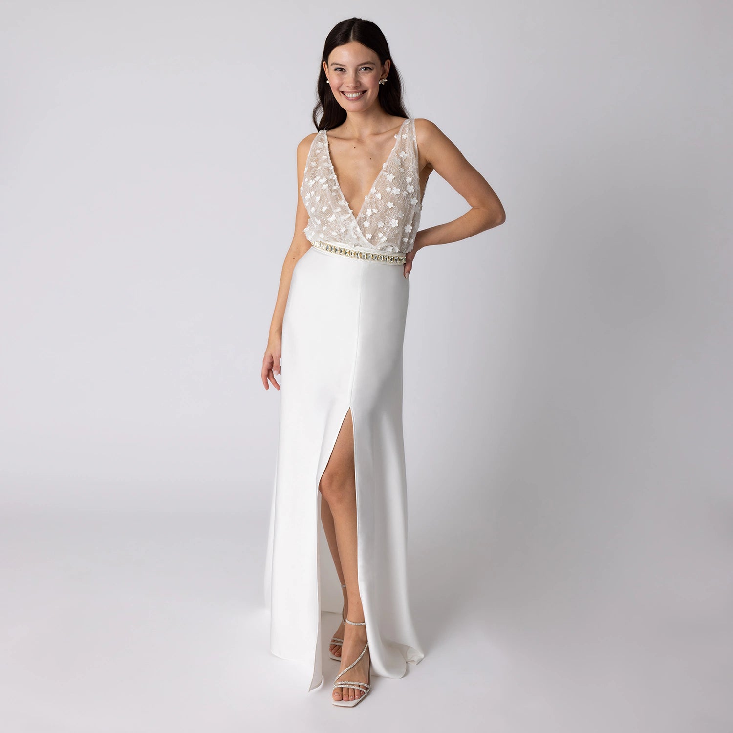 Brautkleid Zweiteiler bodenlanger Brautrock mit Schlitz und Brautoberteil mit 3D-Blüten Couture