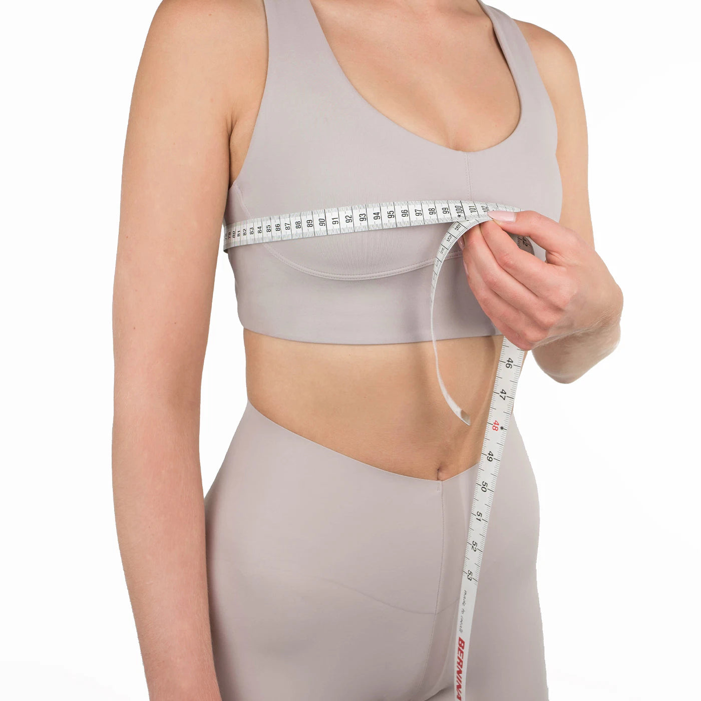 Brustumfang ausmessen mit Massband für PIQYOURDRESS Abendmode und Brautmode