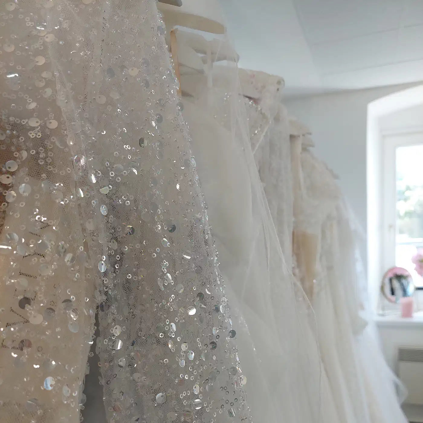 Piqyourdress Partner Store Österreich Brautatelier Cherry Blossom