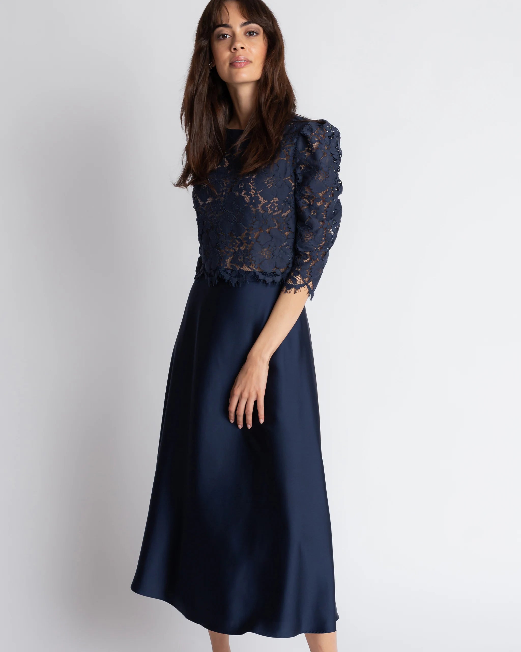 Vintage Spitzentop mit 3/4 Ärmeln in dunkelblau Ansicht vorne