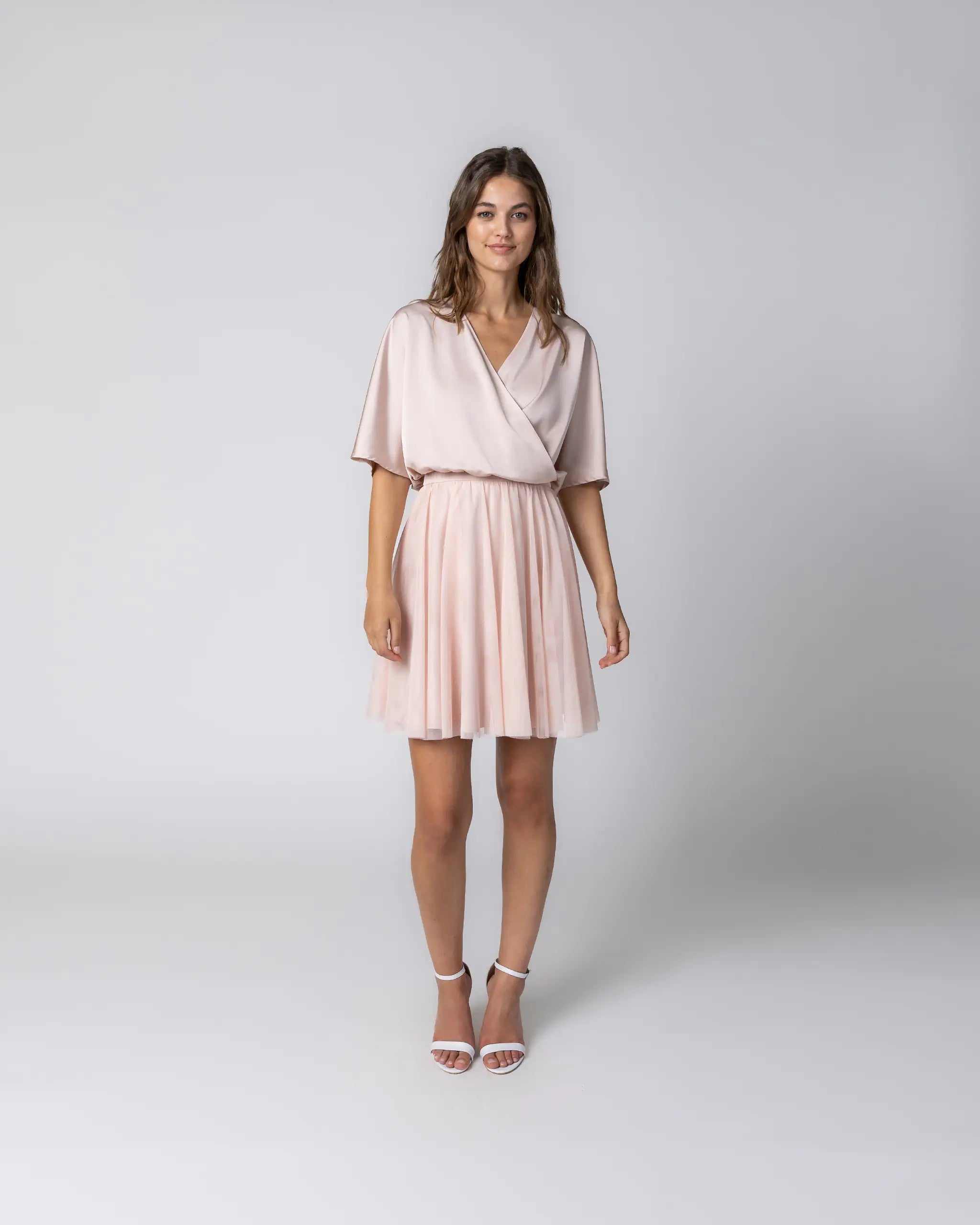 Rosa Cocktailkleid Zweiteiler mit Satinbluse mit V-Ausschnitt und kurzem Tüllrock