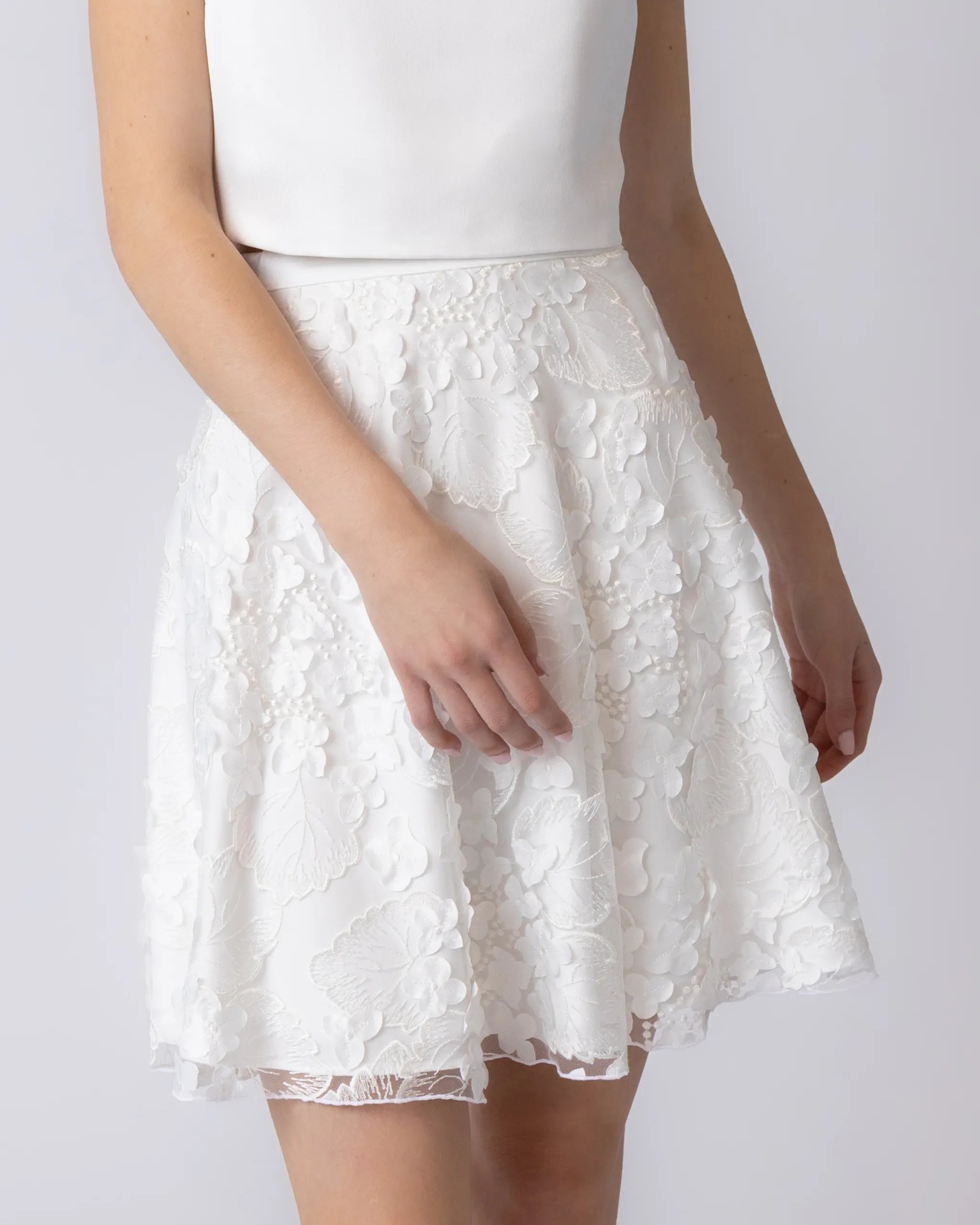 Mini Braut Tüllrock mit 3D-Blumen Detailansicht