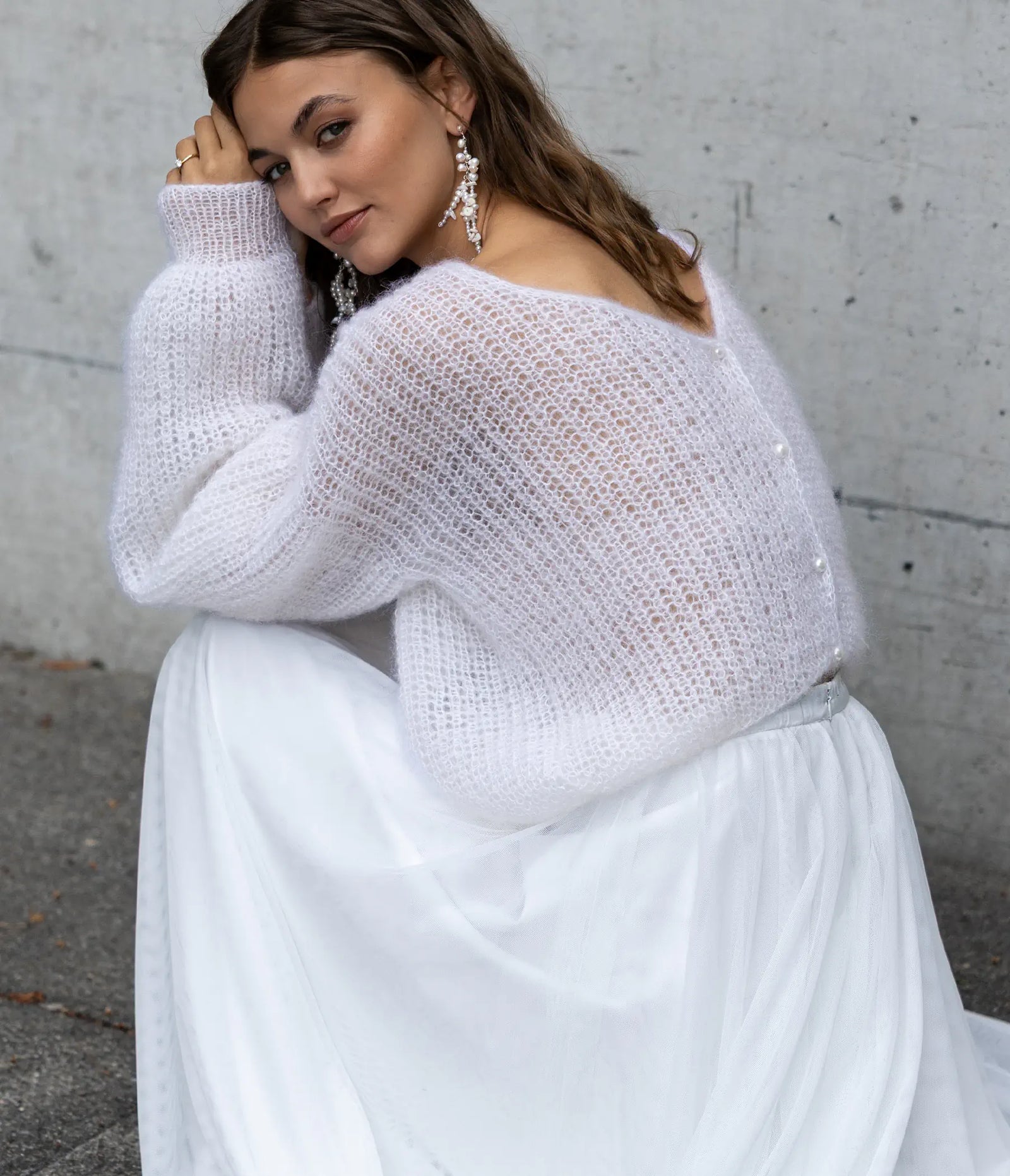 Beurneuheiten von PIQYOURDRESS Zürich wunderschöne und moderne Brautzweiteiler und schlichte Hochzeitskleider und Brautjacken